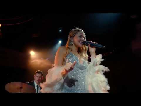 “Puttin’ on a Ritz” by Midnight Jazz Trio