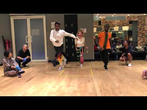 Moto Dancers Afrobeats Dubai COUPE DECALE class in Dubai