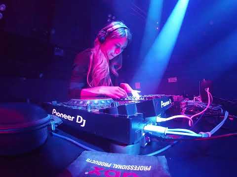 Luisa Savasci - Dj Set Melodic Techno at Octava club #MelodicTechno