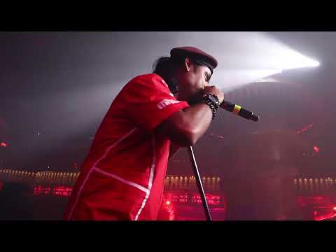 raping at guru randhawa show