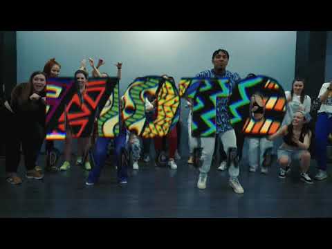 Kamseleleko by moto dancers