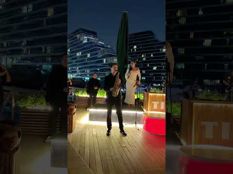 “Art Duo” with saxophonist