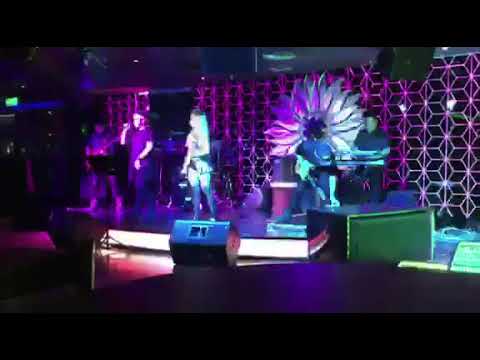 How am i supposed to live without you ( michael bolton ) . Redd barrera cover