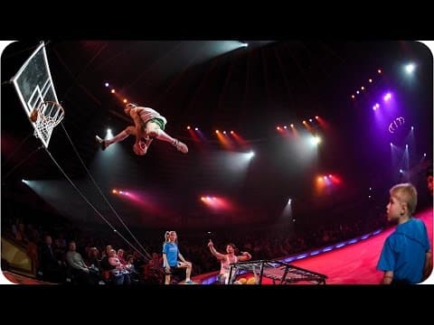 1 hoop system “Old School” show from Circus Krone’s 2. Winter Programme