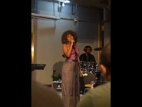 Guitarist in full band performance (neo soul, blues, RNB, jazz)