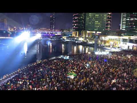 42,000 people @ Dubai Festival City Mall - New Year 2018 with MC Bassam - Alan Walker