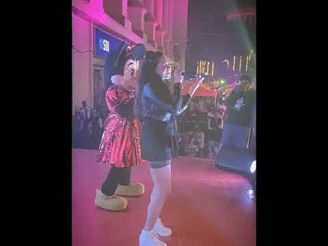 Gulabi Aakhein - Public Show