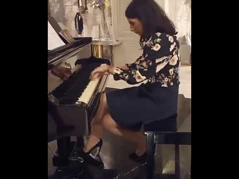 tasnimplaysthepiano 5