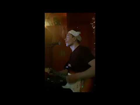 Roman kitov (singer/guitarist)