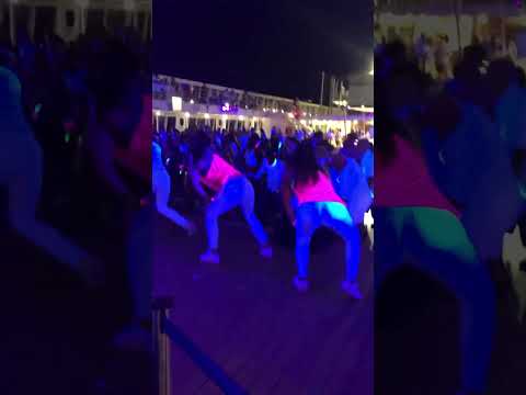 Glow party to 2000 people pool deck with Dj Rinaldi