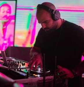 DJ Armen Sarkis