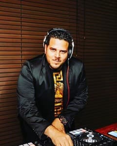 DJ Adrian La Bomba